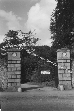 ITALIAN LEGATION  LUCAN HOUSE  ENTRANCE IN VILLAGE STREET